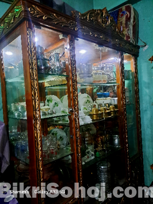 শোকেস